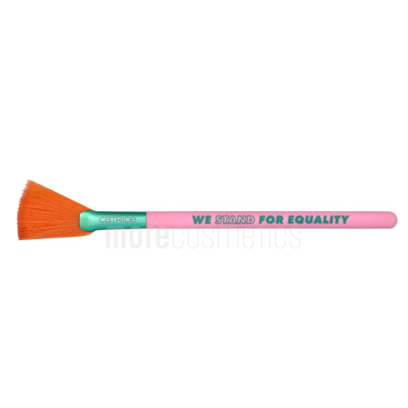 Catrice Who I Am Highlighter Brush C01 We Stand For Equality